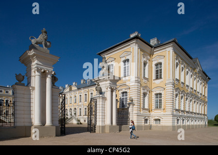 La lettonia Zemgale regione distretto di Bauskas Pilsrundale. Rundale Palace (progettata da Francesco Bartolomeo Rastrelli, 1736-68) per Foto Stock