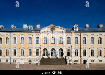 La lettonia Zemgale regione distretto di Bauskas Pilsrundale. Rundale Palace (progettata da Francesco Bartolomeo Rastrelli, 1736-68) per Foto Stock