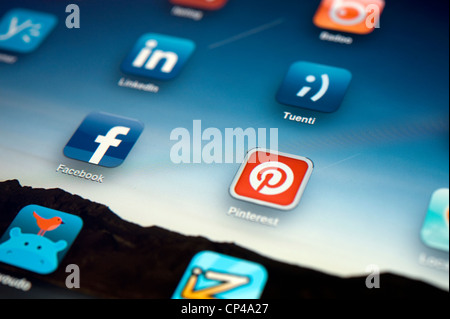 Rete sociale icone sullo schermo di Ipad Foto Stock