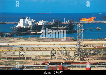 Algeria - Arzew intorno - Bettioua, Porto. Raffinerie. Foto Stock