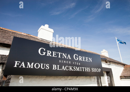 La famosa in tutto il mondo Fabbri shop in Gretna Green, Scotland, Regno Unito. Foto Stock