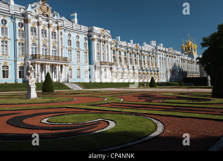 La favolosa facciata barocca del Palazzo di Caterina a sud-est di San Pietroburgo Russia Foto Stock