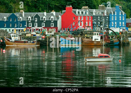 Una vista della casa colorati sul lungomare di Tobermory, Isle of Mull Scotland Foto Stock