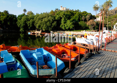 Il lago di Nakki, Mount Abu, Rajasthan, India. Foto Stock