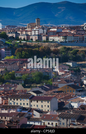 Spagna, Castilla y Leon Regione, Provincia di Segovia Segovia, elevati vista città verso Plaza de la Artilleria, mattina Foto Stock