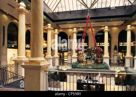 Francia - Parigi. Le Louvre des Antiquaires, ext. Foto Stock