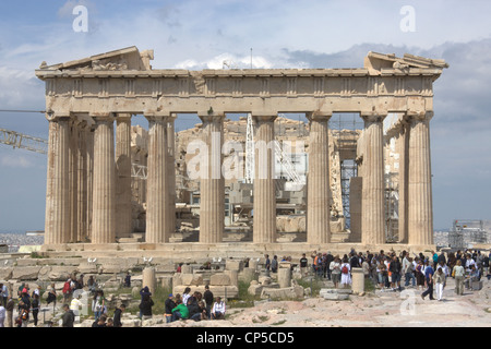 La folla di turisti al Partenone dell'Acropoli di Atene Foto Stock