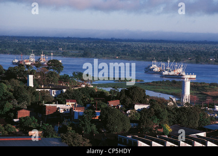 Paraguay - Asuncion. centrifugatori in porto sul fiume Paraguay. Foto Stock