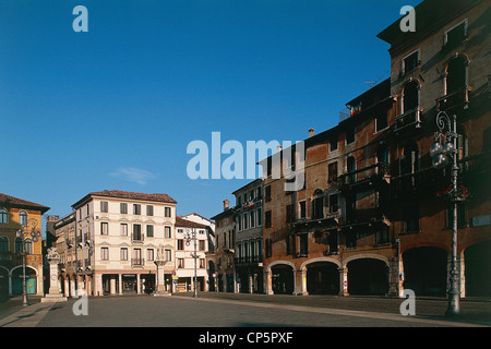 Veneto - Bassano del Grappa (VI). Piazza della Liberta. Foto Stock