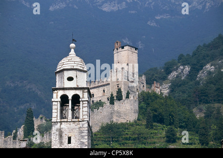 Trentino Alto Adige - Val Lagarina - Villaggio di Sabbionara di Avio (Trento). Castello Castelbarco. Foto Stock