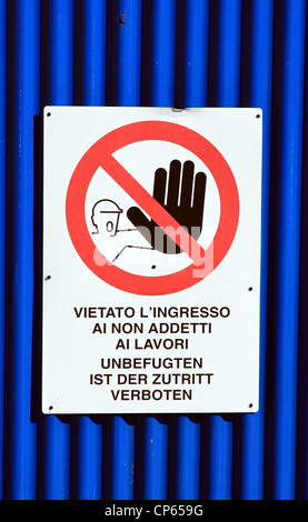 Un italiano di firmare il divieto di ingresso ad un sito in costruzione Foto Stock