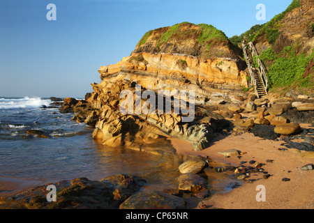 Una scogliera di arenaria a Thompson's Bay, Ballito, Kwazulu Natal, Sud Africa Foto Stock