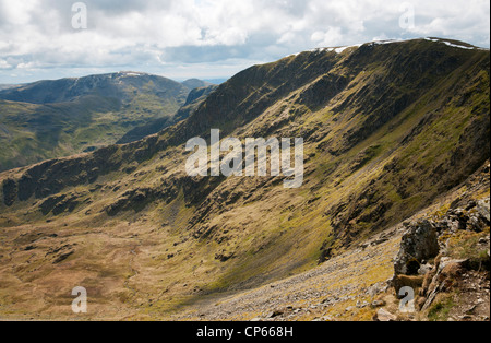 Santa Domenica roccioso, visto dal bordo di estensione vicino Helvellyn, Lake District, Cumbria, Regno Unito Foto Stock