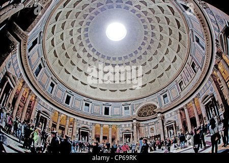 Pantheon interno, Roma, Italia mostra duomo in calcestruzzo. Foto Stock