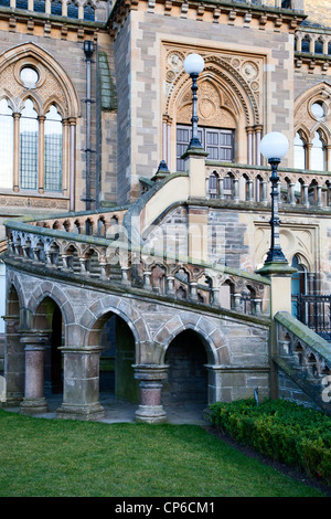 Architettura in dettaglio la McManus Galleria d'Arte e Museo Dundee Scozia Scotland Foto Stock