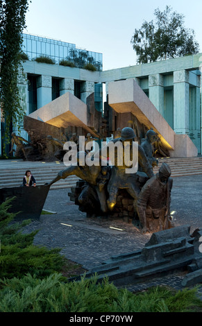 Memoriale della Insurrezione di Varsavia sulla Plac Krasinskich square, Varsavia, Polonia Foto Stock