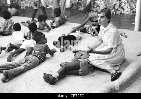 I bambini lo storefront di appoggio per bambini progetto educativo in Harlem New York City negli anni settanta Foto Stock