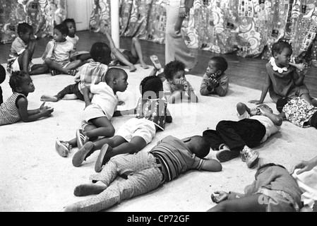 I bambini lo storefront di appoggio per bambini progetto educativo in Harlem New York City negli anni settanta Foto Stock