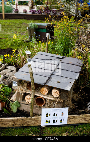 Uso di codici QR sul Wildlife Trust del Sud Ovest e il Galles il giardinaggio per la fauna selvatica dispongono di giardino, 2012 RHS mostrano Cardiff Foto Stock