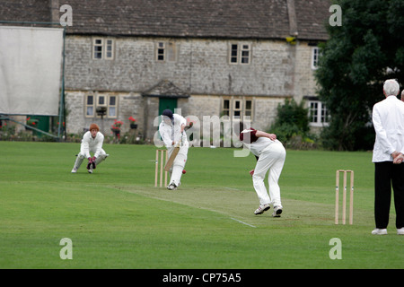 Biddestone v Gloucester City Wignet, Biddestone Cricket Club, seppie Lane, Biddestone. Foto Stock