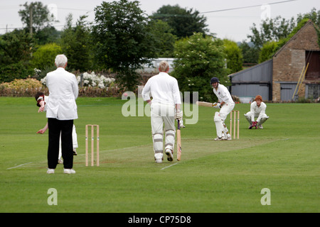 Biddestone v Gloucester City Wignet, Biddestone Cricket Club, seppie Lane, Biddestone. Foto Stock