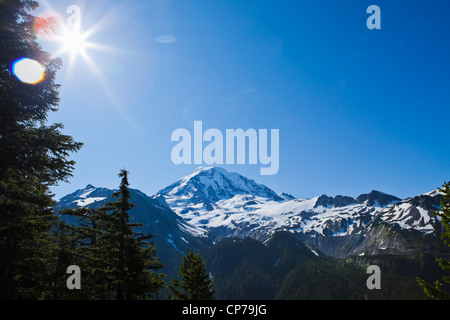 Il lato nord ovest del monte Rainier, il Parco Nazionale del Monte Rainier, Washington, Stati Uniti d'America. Foto Stock