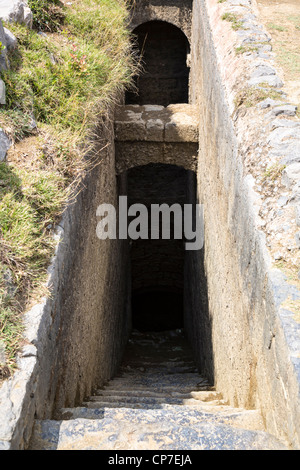 Losar Baoli fase di Mughal bene nelle colline Margalla molto vicino a Islamabad, Pakistan Foto Stock