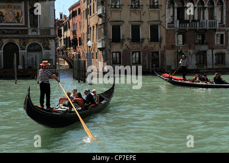 Gondola del Canal Grande Venezia Foto Stock