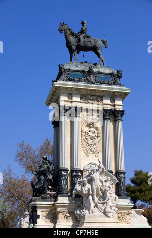 Monumento al re Alfonso XII nel Parco del Retiro di Madrid, Spagna Foto Stock