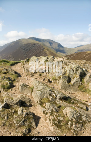 La vela e la falesia Hill, come visto da di Causey Pike. Lake District inglese, UK. Foto Stock