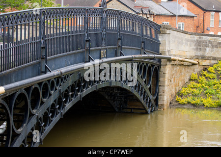 Ponte Tickford Newport Pagnell sul fiume Ouzel Foto Stock