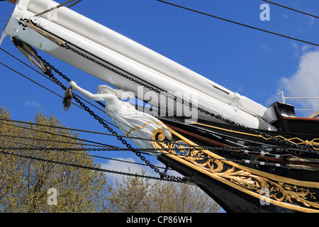 La figura testa sul restaurato recentemente Cutty Sark ormeggiate vicino al Tamigi a Greenwich Londra Inghilterra REGNO UNITO Foto Stock