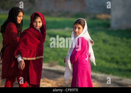 Ragazze locali in Taxila, Provincia del Punjab, Pakistan Foto Stock