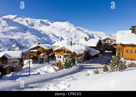 Francia, Savoie, Les Menuires, in un quartiere di Sapiniere, stazione sciistica del Tre Valli, Des Bellevilles valley Foto Stock