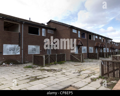 Inghilterra, Salford, inferiore Broughton, ottanta alloggiamento del consiglio pronto per demolizione Foto Stock