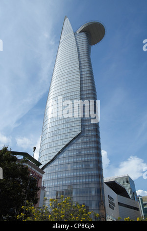 Vista di un moderno Bitexco finanziario grattacielo Torre nel centro di Saigon o Ho Chi Min City in Vietnam Foto Stock