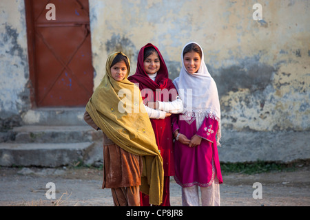 Ragazze locali in Taxila, Provincia del Punjab, Pakistan Foto Stock