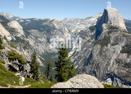 Glacier Point con vista di mezza cupola a Yosemite Park, California, Stati Uniti d'America Foto Stock