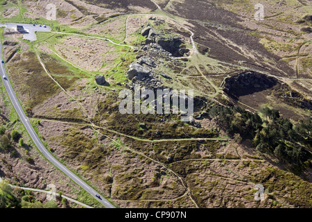 Veduta aerea delle Cow and Calf Rocks, Ilkley Moor nello Yorkshire Foto Stock