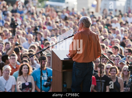 Aprile 26th, 2012: presidenziale repubblicano speranzoso Ron Paul parla al LBJ Library dell'Università del Texas ad Austin campus Foto Stock