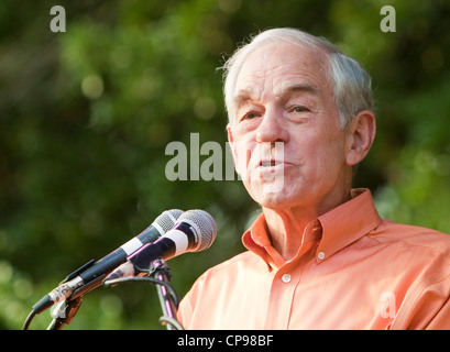 Aprile 26th, 2012: presidenziale repubblicano speranzoso Ron Paul parla al LBJ Library dell'Università del Texas ad Austin campus Foto Stock