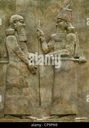 Re Sargon II e un alto ufficiale Neo Assiro Sargon II 721-705 BC Khorsabad antica Dur Sharrukin Assiria Iraq Foto Stock