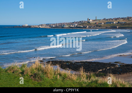 La baia di Banff guardando verso Macduff, Moray Firth, Scozia Foto Stock