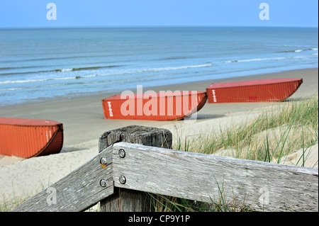 Da Costa a Costa, opera dell artista Flo Kasearu durante il 2012 Beaufort04 mostra a Bredene, Belgio Foto Stock