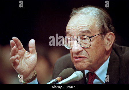 Federal Reserve Chairman Alan Greenspan durante la testimonianza nel senato Comitato bancario Luglio 21, 1998 a Washington, DC. Foto Stock