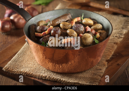 Bourguignon di manzo Carni bovine francesi e vino rosso stufato di carne Foto Stock