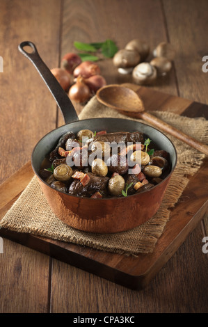 Bourguignon di manzo Carni bovine francesi e vino rosso stufato di carne Foto Stock