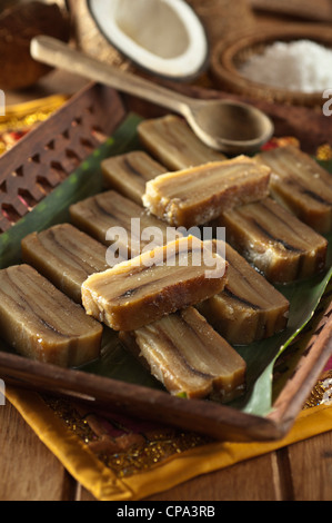 Bebinca tradizionale dessert a strati di Goa in India Foto Stock