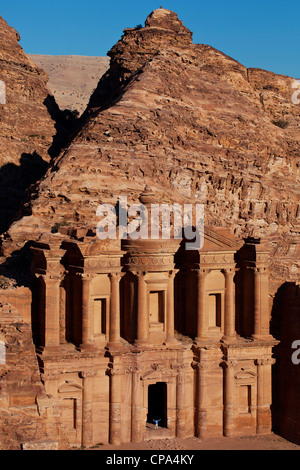 Drammatica Deir El Convento in Petra, Giordania. Foto Stock