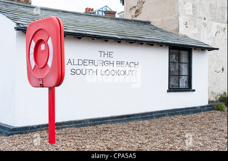 Aldeburgh a sud della torre di vedetta sulla spiaggia in Suffolk REGNO UNITO Foto Stock